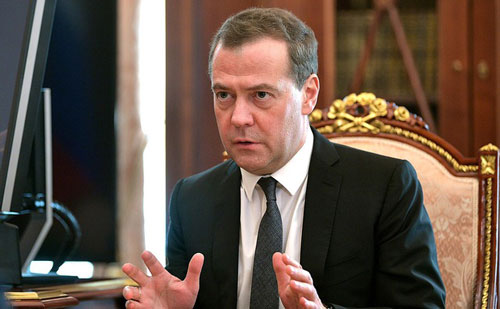 Cựu Thủ tướng Nga Medvedev: Giải tán chính phủ là chuyện bình thường