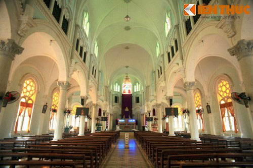 Ngắm nhà thờ đẹp như cổ tích bên sông nước Cửu Long