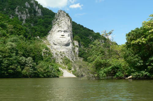 Top 10 kiệt tác điêu khắc khổng lồ trên thế giới