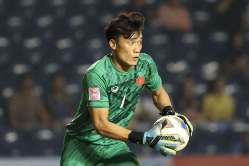 Cựu thủ môn ĐT Việt Nam: 'Sai lầm của Bùi Tiến Dũng bắt nguồn từ tâm lý căng thẳng'