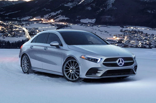 6. Mercedes-Benz A-Class Sedan 2019 (giá khởi điểm: 32.500 USD).