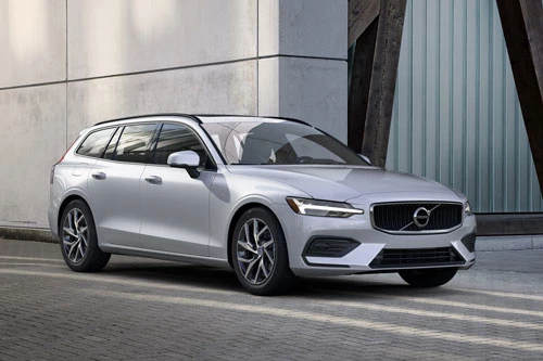 7. Volvo V60 2019 (giá khởi điểm: 38.990 USD).