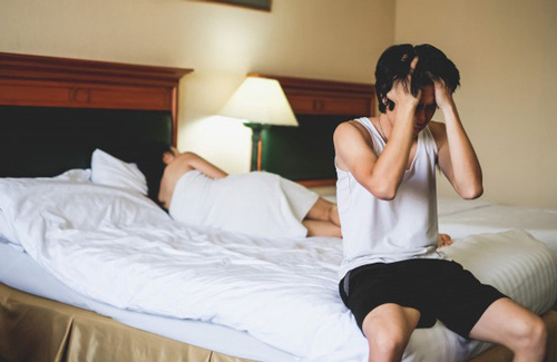 Vợ tái mặt khi nghe hàng xóm khoe được thưởng Tết 300 triệu đồng, đến khi bị tôi nói một câu thì cô ấy đùng đùng để lại tờ đơn ly hôn trên bàn và bỏ về nhà mẹ đẻ