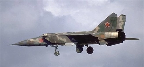 MiG-25 la tiem kich danh chan tot nhat the gioi?-Hinh-7