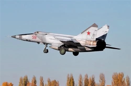 MiG-25 la tiem kich danh chan tot nhat the gioi?-Hinh-8