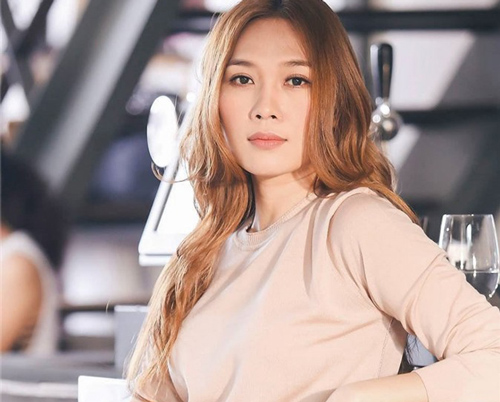 Chỉ là ảnh chụp trộm thôi mà Mỹ Tâm vẫn khiến fan mê mẩn vì góc nghiêng 'thần thánh'