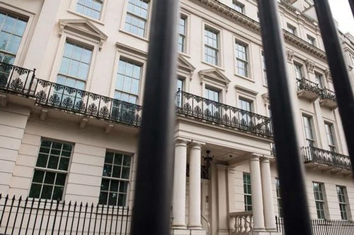 Dinh thự được bán với giá hơn 200 triệu Bảng, tương đương 262 triệu USD, ở London - Ảnh: Getty/Bloomberg