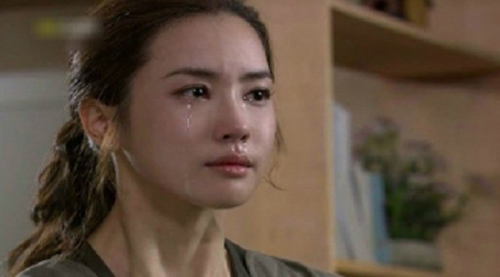 Phát hiện sự thật khủng khiếp sau mỗi lần chồng nhiệt tình sang nhà cô bạn thân sửa máy tính bị hỏng