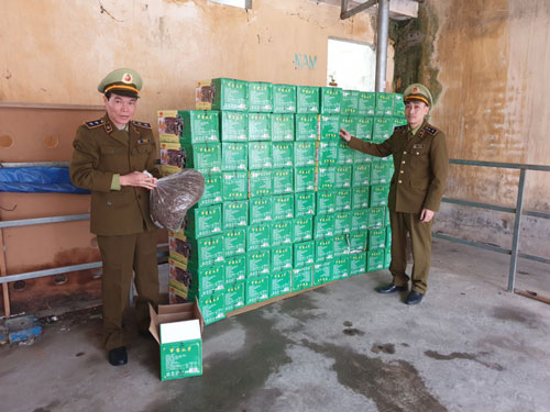 Thu giữ hơn 250 sản phẩm thực phẩm do nước ngoài sản xuất, không có hóa đơn hợp pháp