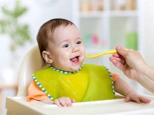 Những sai lầm cần tránh khi cho trẻ ăn dặm