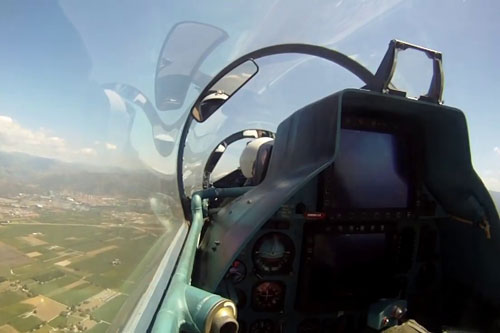 "Hoa mắt chóng mặt" khi tận mục khoang lái tiêm kích Su-30MK2 Việt Nam