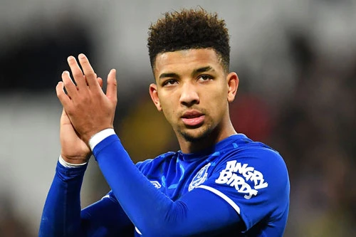 Hậu vệ: Mason Holgate (Everton).