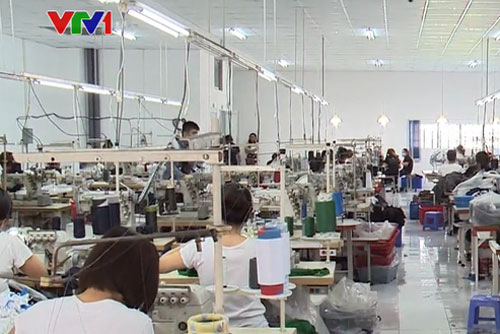 Người lao động TP.HCM phấn khởi với thưởng Tết