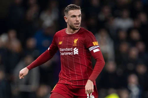 Tiền vệ trung tâm: Jordan Henderson (Liverpool).