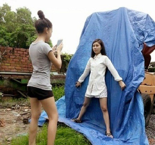 Bái phục những cách chụp ảnh thẻ từ “vốn tự có” của giới trẻ