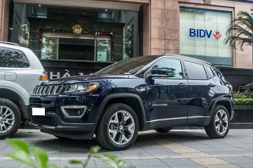Cận cảnh Jeep Compass "độc lạ" hơn 1 tỷ tại Việt Nam