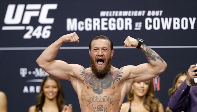 Gã điên McGregor tái xuất, hạ đối thủ theo cách không thể tin nổi - Ảnh 1.