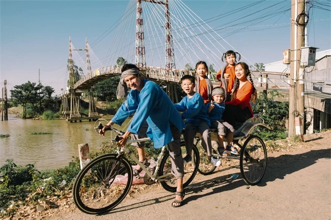 "Lật mặt - 48h": Vợ chồng Lý Hải - Minh Hà cùng 4 con xinh xắn chụp ảnh Tết - Ảnh 6.