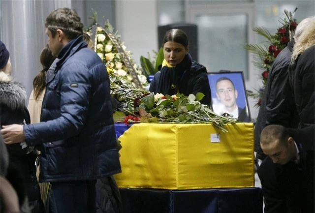 Ukraine đưa thi thể các nạn nhân vụ tai nạn máy bay ở Iran về nước - Ảnh 2.