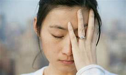 Tôi hóa đá vì con bé ô sin khóc rưng rức ôm bụng bầu cầu xin tôi đừng đuổi nó đi