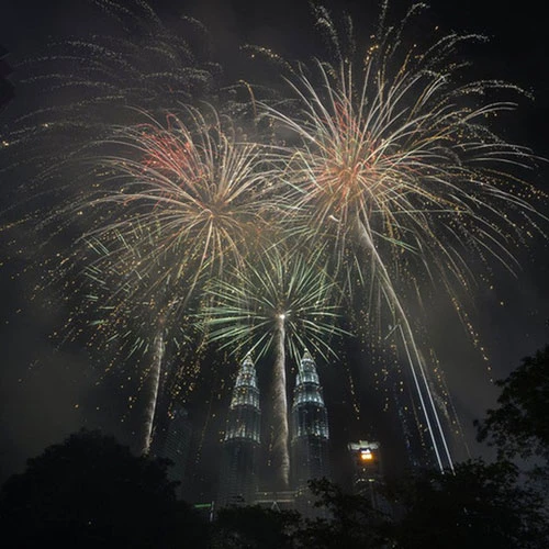 Tháp đôi Petronas ở Kuala Lumpur, Malaysia