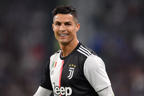 2. Cristiano Ronaldo (M.U, Real Madrid, Juventus, 168 trận).