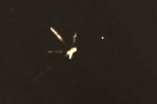 UFO khổng lồ '4 tay' trên khí quyển Trái Đất gây xôn xao