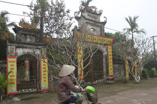 &#x201C;B&#xE1;u v&#x1EAD;t&#x201D; trong ng&#xF4;i ch&#xF9;a t&#x1EE5; nhi&#x1EC1;u x&#xE1; l&#x1EE3;i Ph&#x1EAD;t nh&#x1EA5;t Vi&#x1EC7;t Nam