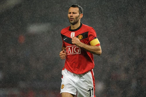 4. Ryan Giggs (M.U, 145 trận). 