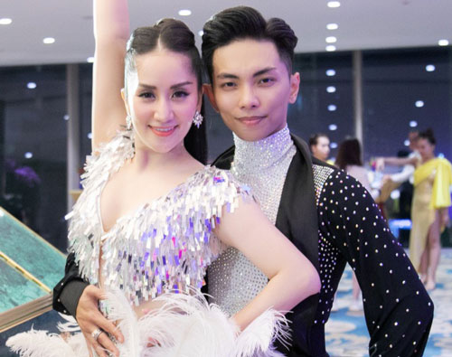 Phan Hiển “áp lực” vì lần đầu “toàn quyền” chuẩn bị Tết cho Khánh Thi