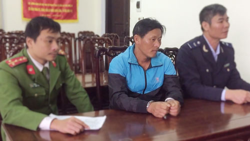 Nghệ An: Bị bắt khi đang "giao hàng" 5 bánh heroin, 1.000 viên ma túy