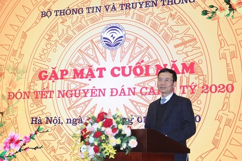 Bộ trưởng Nguyễn Mạnh Hùng phát biểu tại buổi Gặp mặt.
