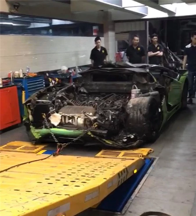 Lamborghini Aventador 27 tỷ bị cháy rụi của đại gia Hà Nội hồi sinh