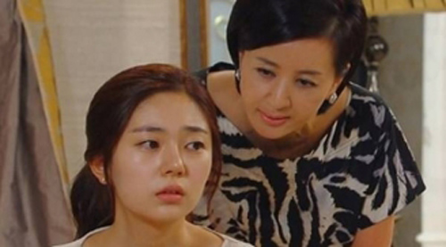 Mẹ chồng trọng dâu giàu, khinh dâu nghèo và nỗi buồn của nàng dâu tỉnh lẻ...