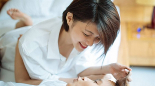 Mẹ chồng phát hiện con dâu ngoại tình, sốc vì sự thật này khi bắt quả tang trong nhà nghỉ