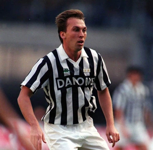 Platt đến Italia sau mùa 1990/91 thành công trong màu áo Aston Villa.