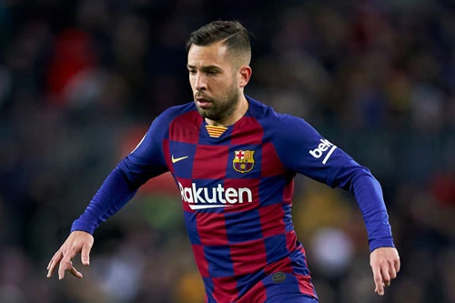 10. Jordi Alba (mức lương: 100.000 bảng/tuần).