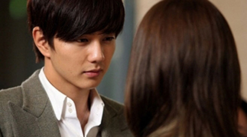 Chồng ngoại tình, vợ bầu tâm lý chỉ nhắn một tin khiến người chồng bỏ bồ về nhà với vợ ngay lập tức