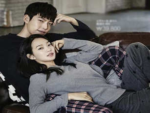 Kim Woo Bin và Shin Min Ah sẽ chính thức cưới hỏi vào năm sau theo lời của nhà tiên tri nổi tiếng