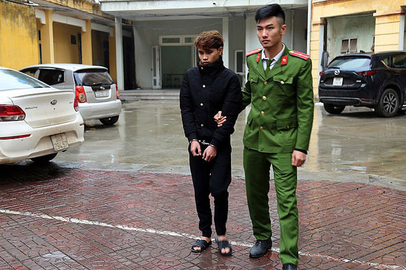 Vĩnh Phúc: Hiếp dâm bất thành, dùng dao đâm người giải cứu