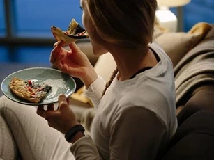 Sai lầm trong bữa ăn tối làm ảnh hưởng đến sức khỏe