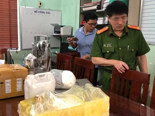 Đồng Nai: Phát hiện “xưởng” sản xuất thuốc lắc từ thuốc Tây