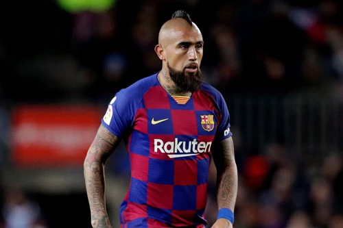 =7. Arturo Vidal (mức lương: 165.000 bảng/tuần).