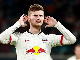 Vua phá lưới Bundesliga 'thả thính' Liverpool