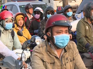 Giáp Tết, đường về miền Tây ùn tắc nghiêm trọng