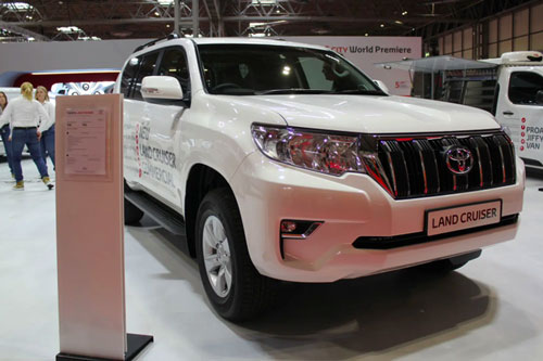 Chi tiết Toyota Land Cruiser Commercial, giá gần 1 tỷ đồng