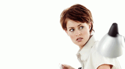 Mẹ đuổi 2 vợ chồng tôi ra khỏi nhà cũng bởi tính “tắt mắt” của vợ