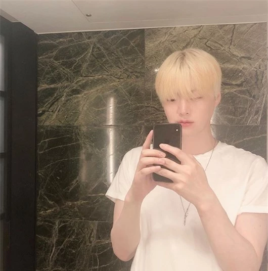 Bức ảnh góc nghiêng tiết lộ Ahn Jae Hyun tăng cân vùn vụt, netizen khó lòng nhận ra ông xã Goo Hye Sun ngày nào - Ảnh 2.