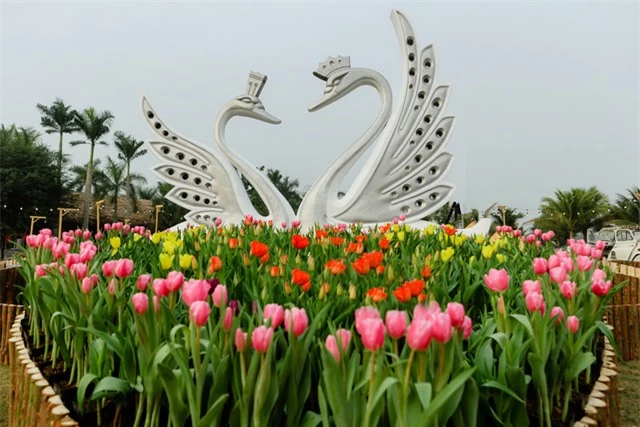 Tham quan 7 nền văn hóa thế giới ngay gần Thủ đô dịp Tết Canh Tý 2020 - Ảnh 2.
