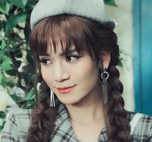 Loạt ảnh BB Trần giả gái siêu đỉnh, Trấn Thành còn phải 'xách dép'